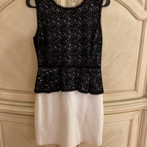 MAXANDCLEO Black and white lace mini dress size 4. New with tags - Picture 1 of 9